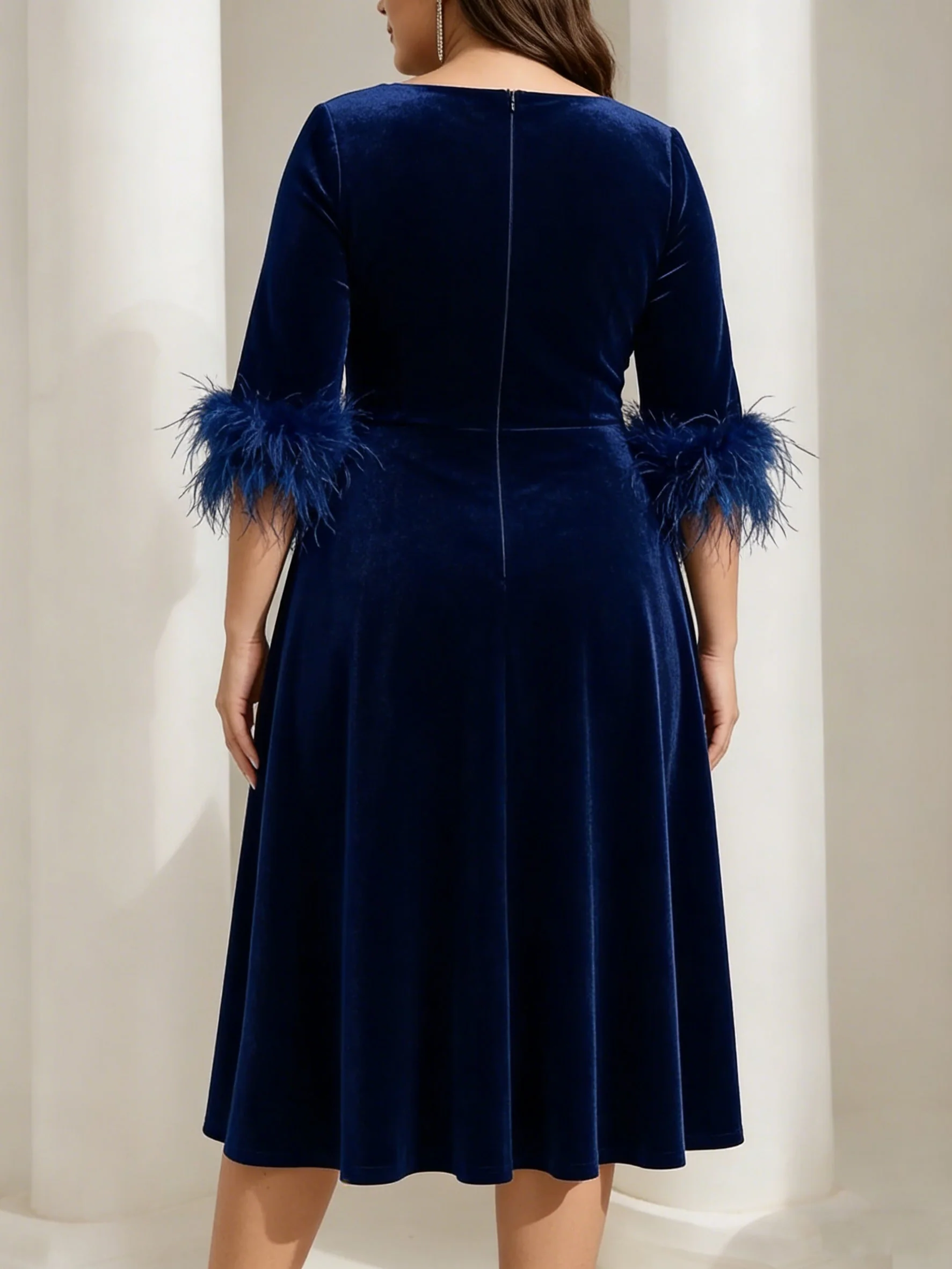 A-Line/Princess Scoop Velvet Plus Size Mother of the Bride Dresses Half Sleeves Feather-trimmed - Image 2