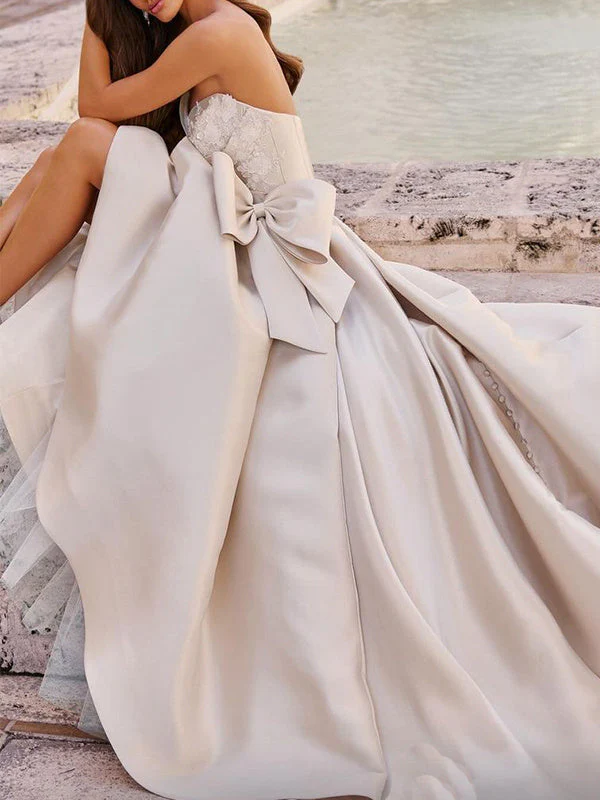 A-Line/Princess Sweetheart Court Train  Sleeveless Wedding Dresses With Bow(s) - Image 4