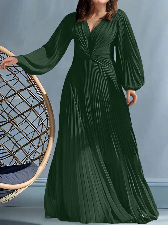 A-Line/Princess V-Neck Plus Size Mother of the Bride Dresses with Ruched - Image 12