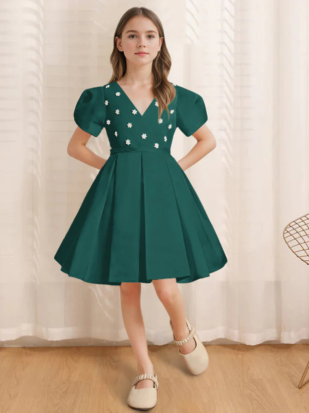 A-Line/Princess V-Neck Short Sleeves Knee-Length Flower Girl Dress with Appliques - Image 19
