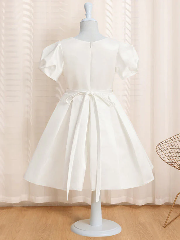 A-Line/Princess V-Neck Short Sleeves Knee-Length Flower Girl Dress with Appliques - Image 2