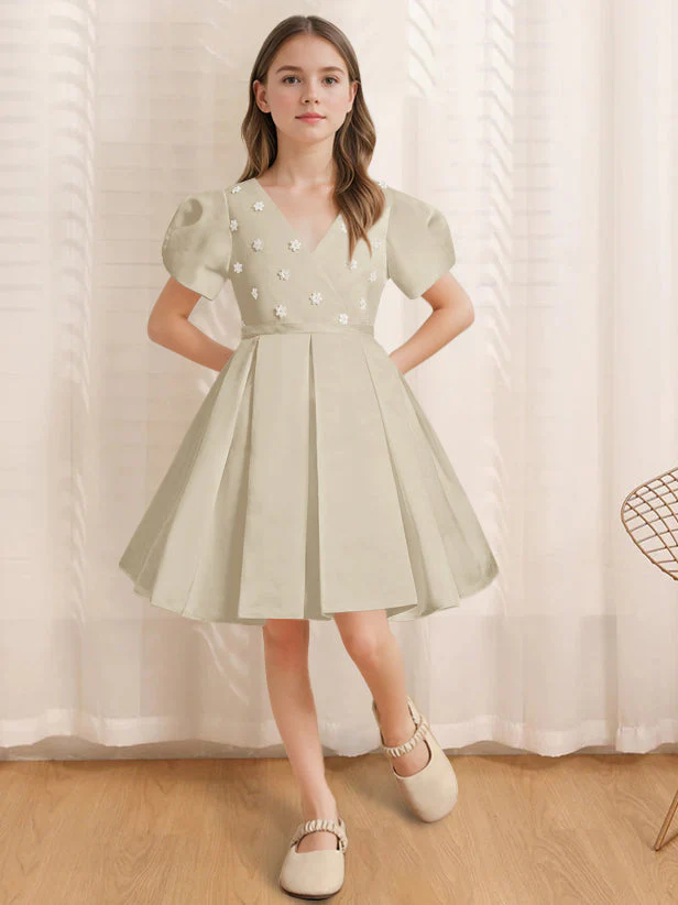 A-Line/Princess V-Neck Short Sleeves Knee-Length Flower Girl Dress with Appliques - Image 21