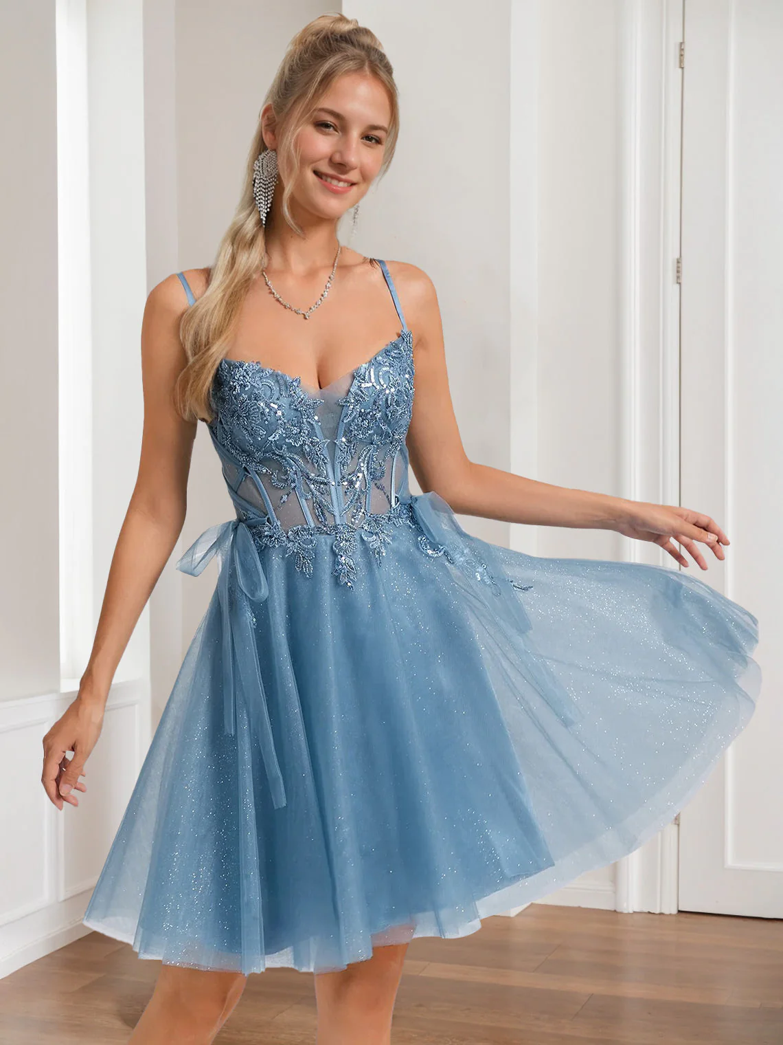 A-Line/Princess V-Neck Sleeveless Pleated Short/Mini Homecoming Dresses with Beads & Sequins & Appliques Lace & Lace-Up & Bows - Image 3