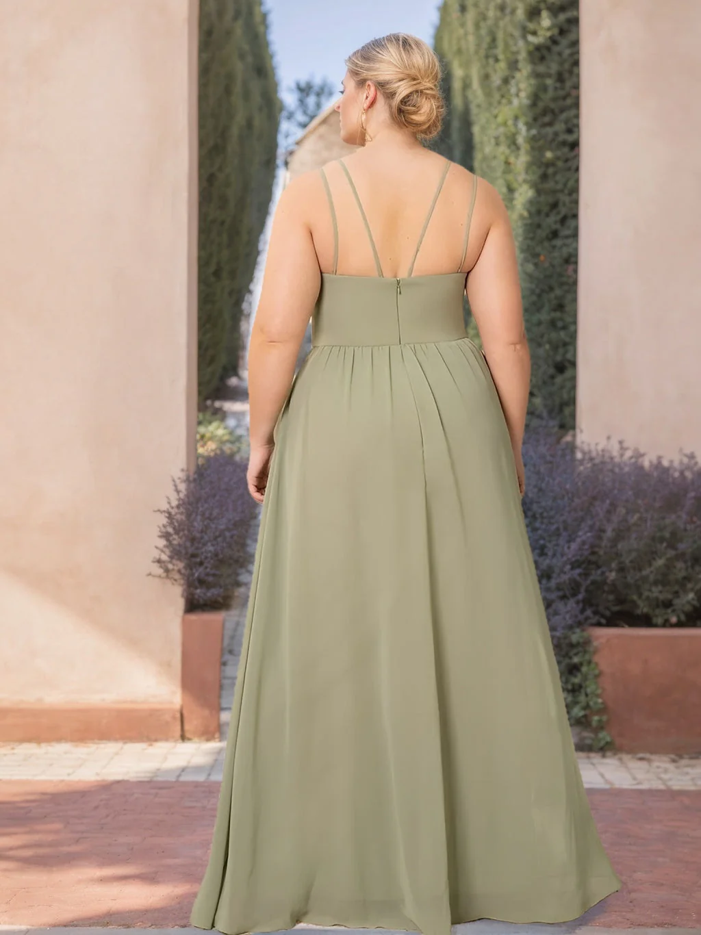 A-Line/Princess V-Neck Spaghetti Straps Sleeveless Floor-Length Plus Size Bridesmaid Dresses with Split Side - Image 2