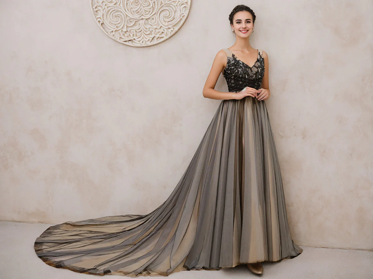 Ball Gown Tulle V-Neck Sleeveless Wedding Dresses with Appliques & Beading - Image 3