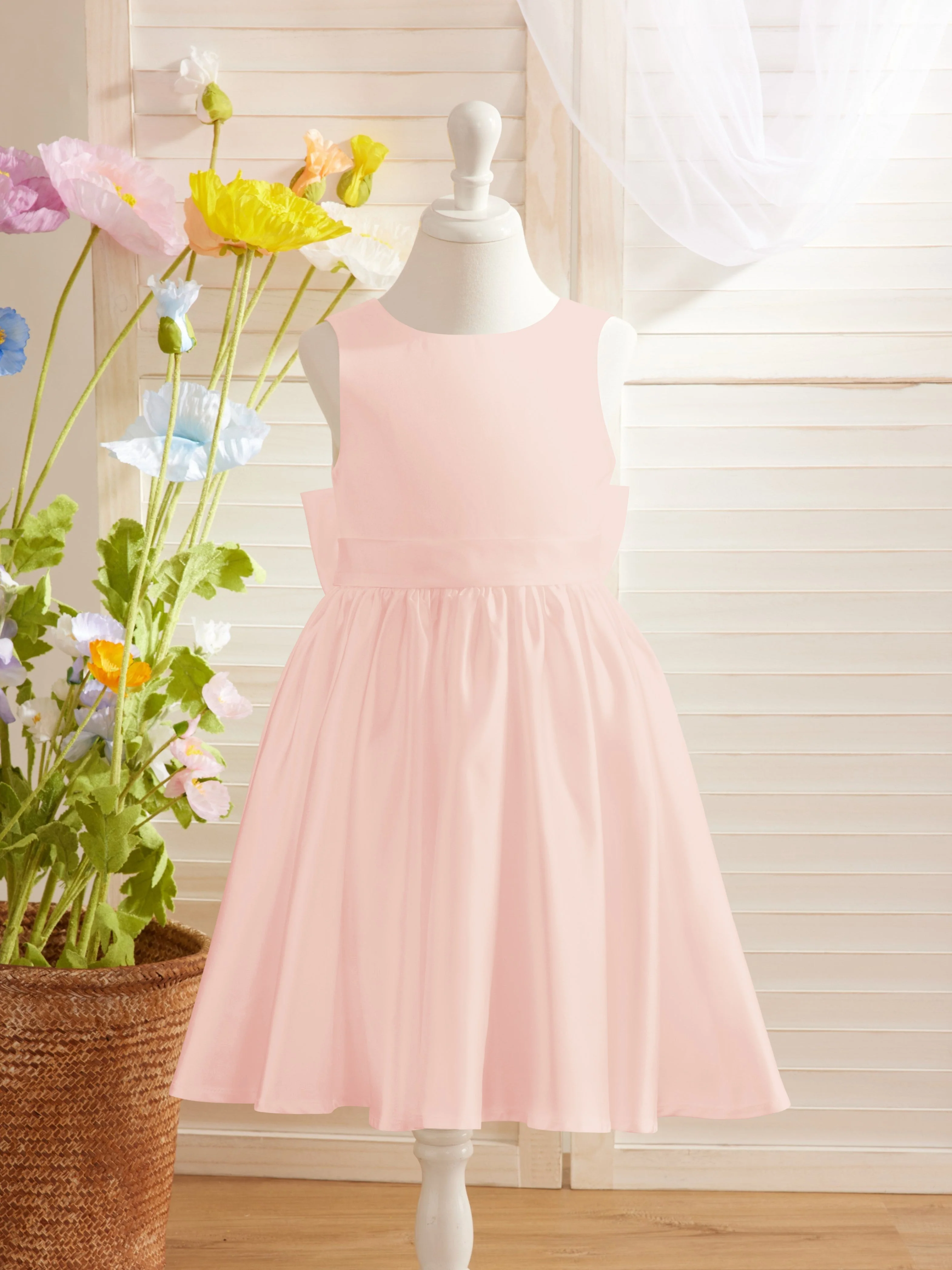 Elegant A-line Satin V-Back Bow Knee-length Flower Girl Dress - Image 12