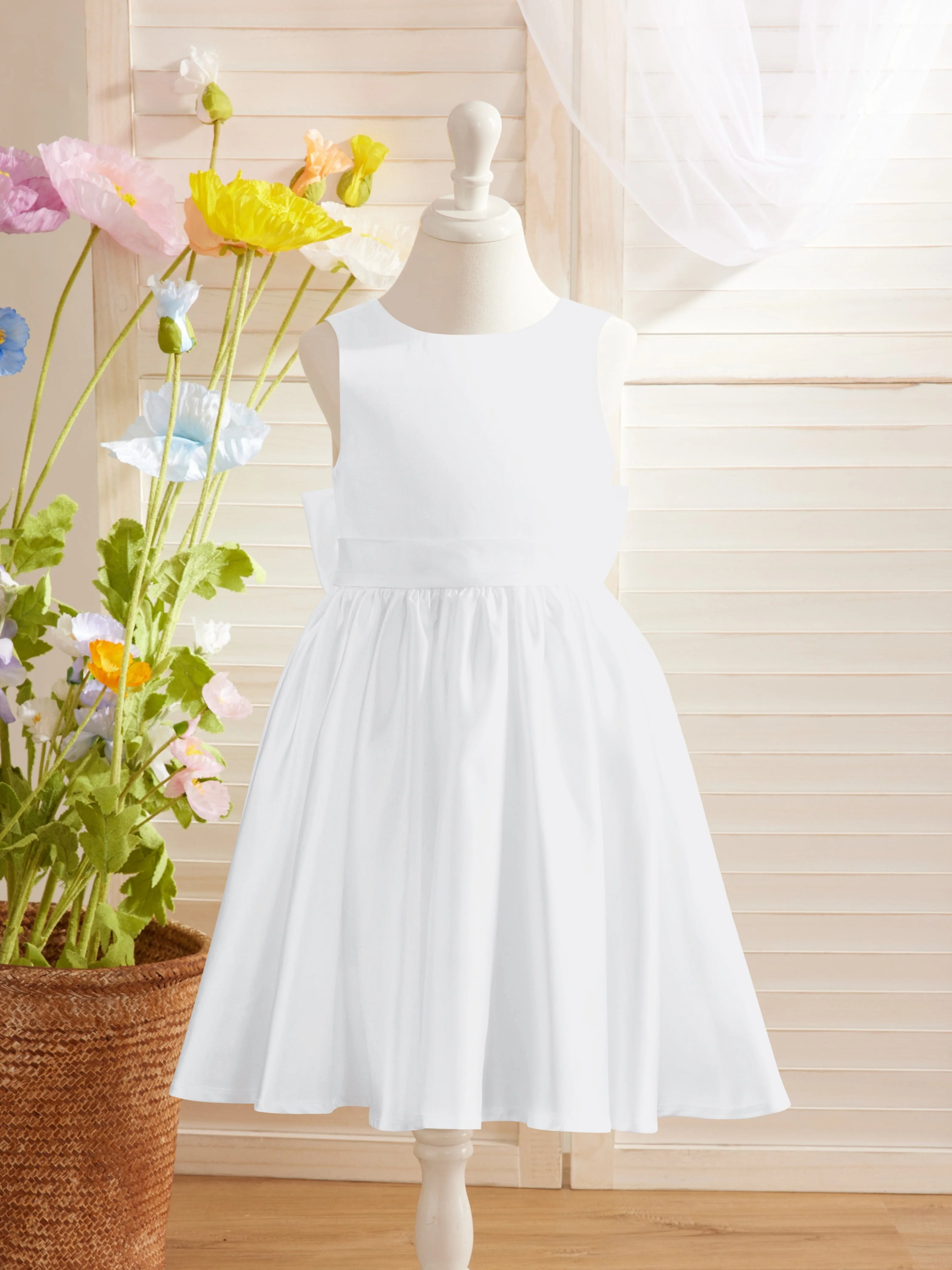 Elegant A-line Satin V-Back Bow Knee-length Flower Girl Dress - Image 8
