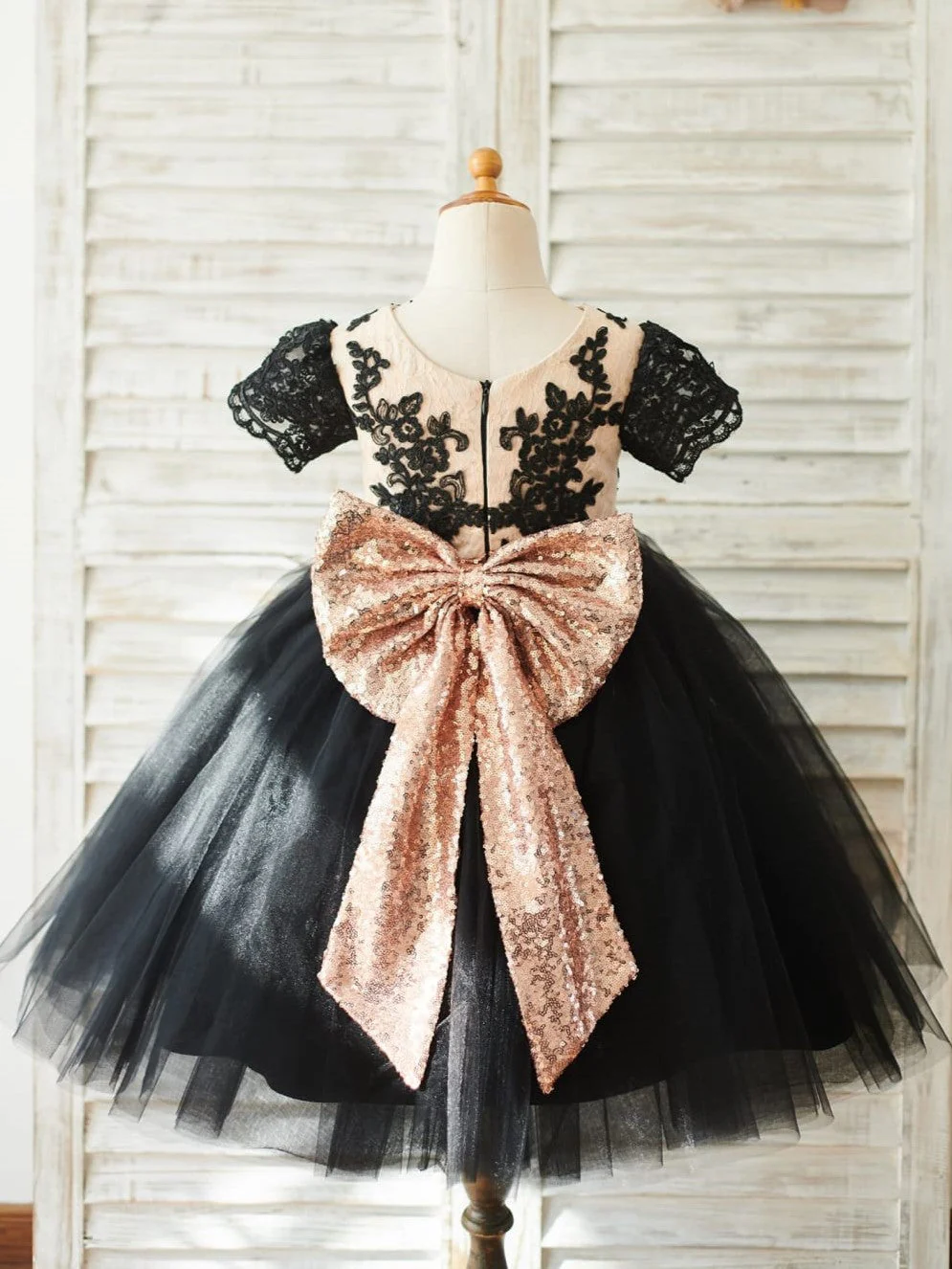 Elegant Black Lace and Tulle Sequin Waist Knee-length Girl Dress - Image 4