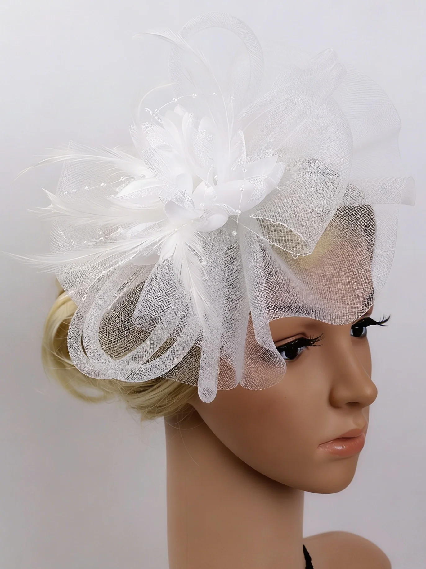 Elegant Fascinator Wedding Guest - Image 9