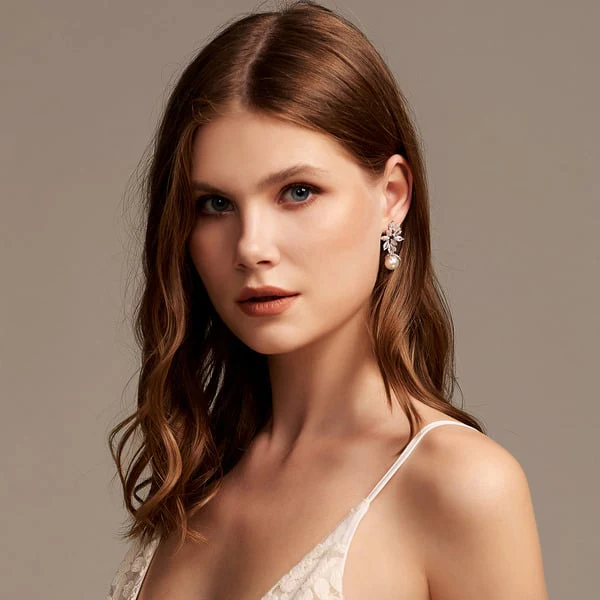 Elegant Pearl/Rhinestone Drop Earrings - Image 3