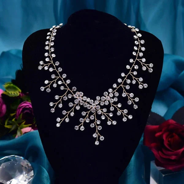 Luxurious Rhinestone Princess Necklaces - Image 4