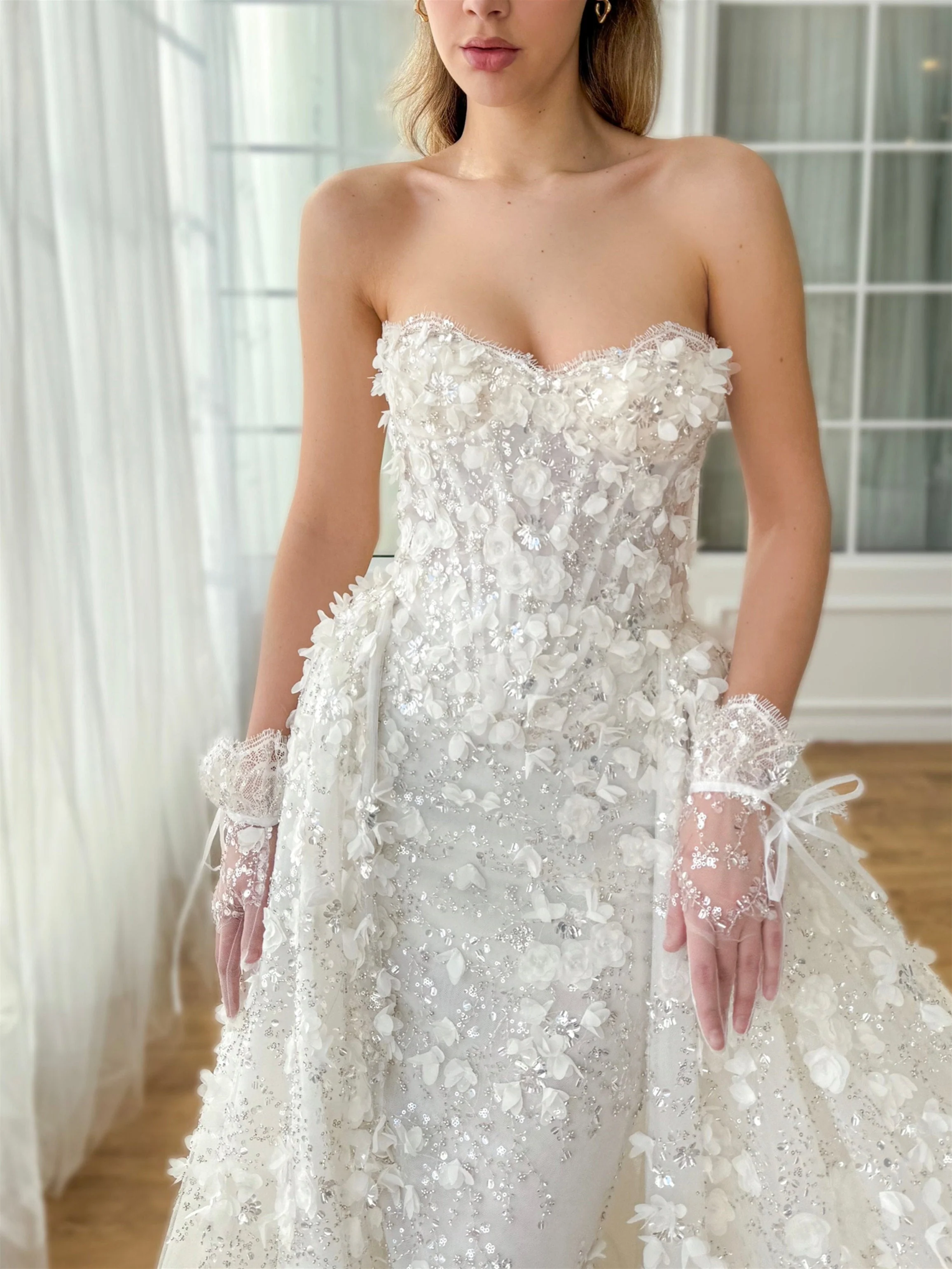 Mermaid/Trumpet Sweetheart Strapless Long Sleeves/Gloves Floor-Length  Wedding Dresses with Appliques - Image 2