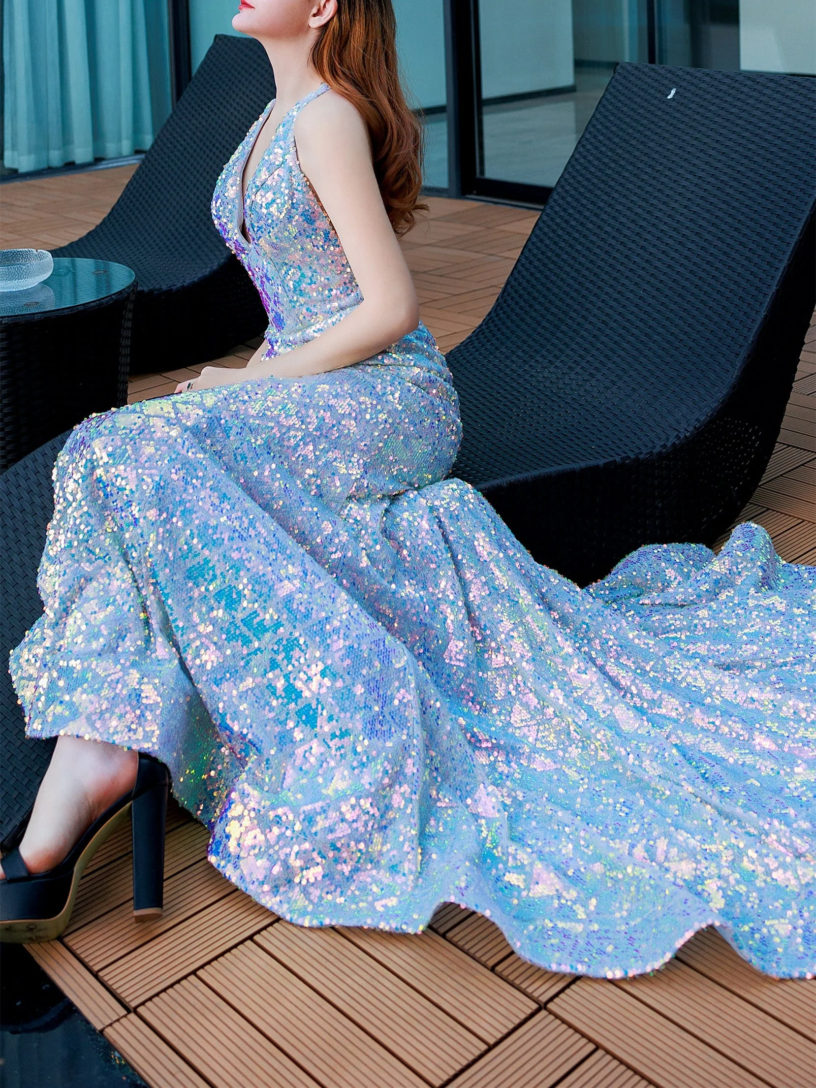 Mermaid/Trumpet V-Neck Sweep/Brush Train Evening Dresses with Sequin - Image 3