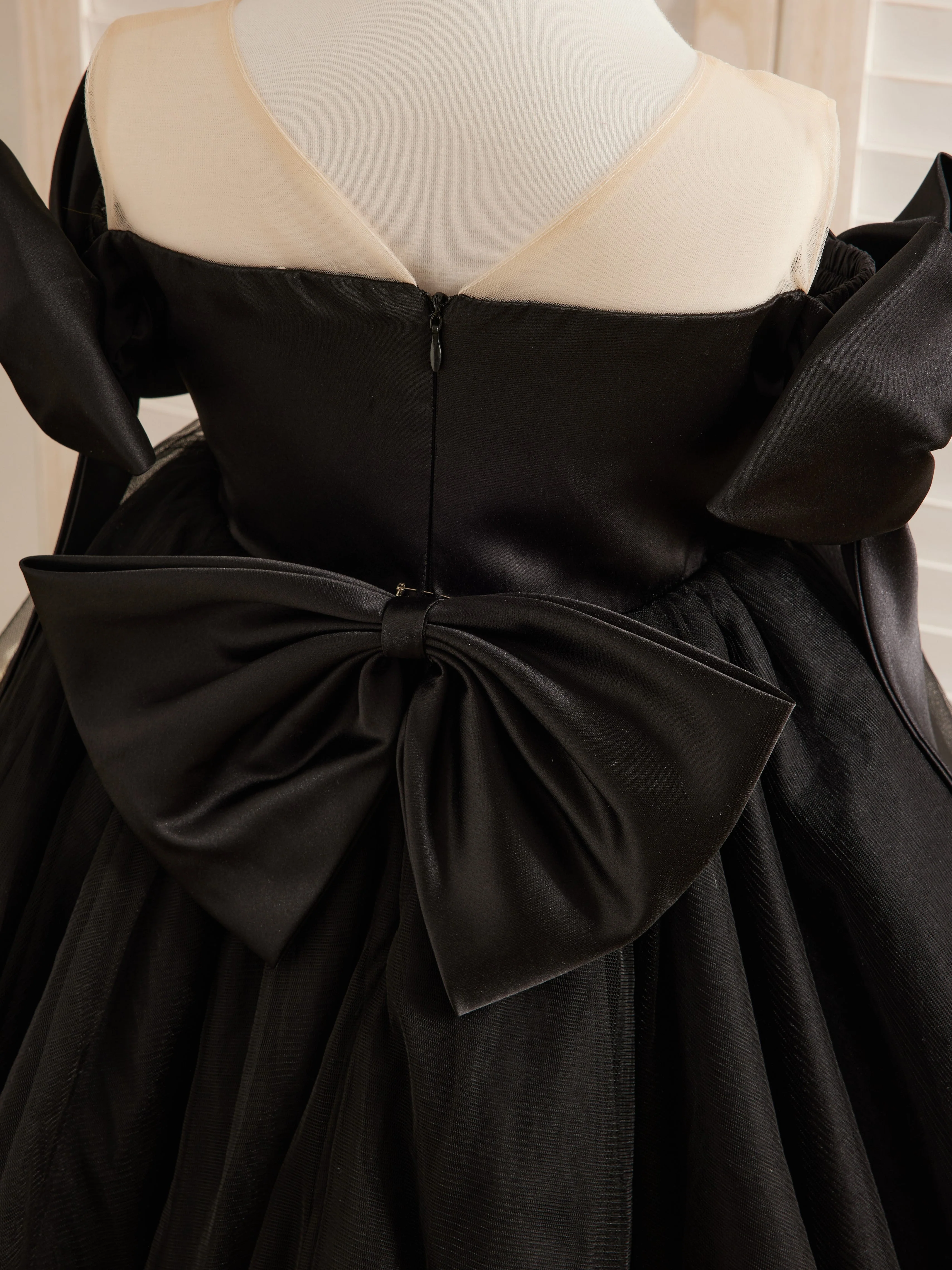 Off-Shoulder Knee-length Black Tulle Baby Girl Dress - Image 4