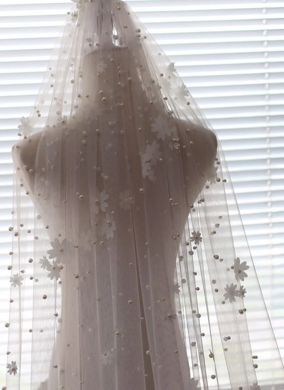 One-tier Cut Edge Cathedral Wedding Veils with Faux Pearl - Image 4