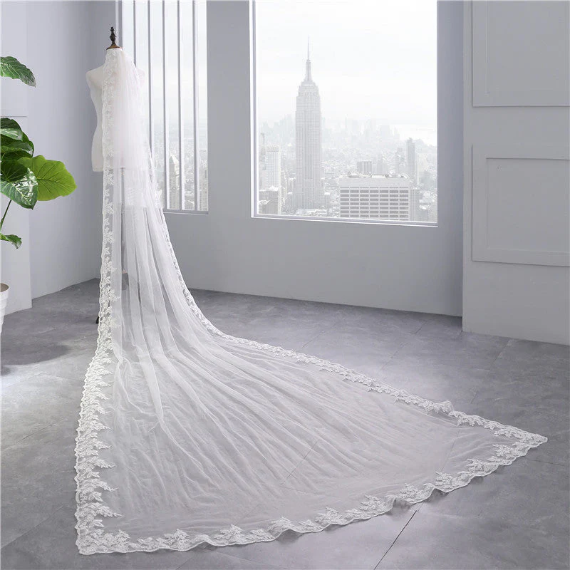 One-tier Lace Wedding Veil with Appliques - Image 3