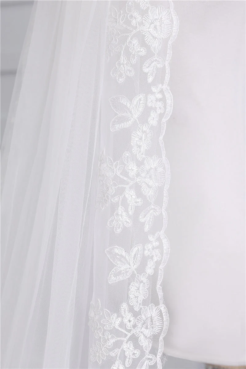 One-tier Lace Wedding Veil with Appliques - Image 4