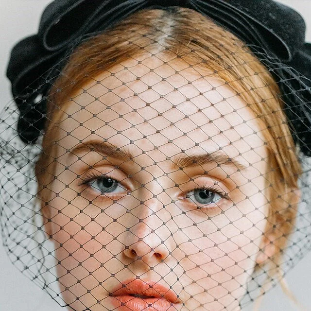 One-tier Simple / Vintage Wedding Veils / Blusher Veils - Image 2