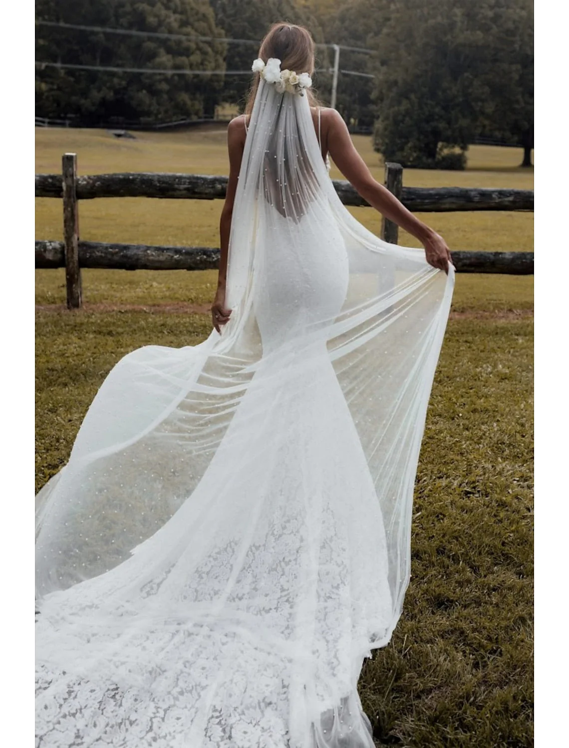 One-tier Vintage Style / Pearls Wedding Veil Cathedral Veils with Faux Pearl 110.24 in (280cm) Tulle - Image 5