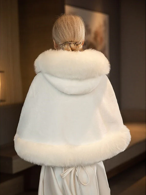 Shawls Bridal‘s Wraps Elegant Keep Warm Sleeveless White Faux Fur Fall Wedding With Pure colour - Image 2