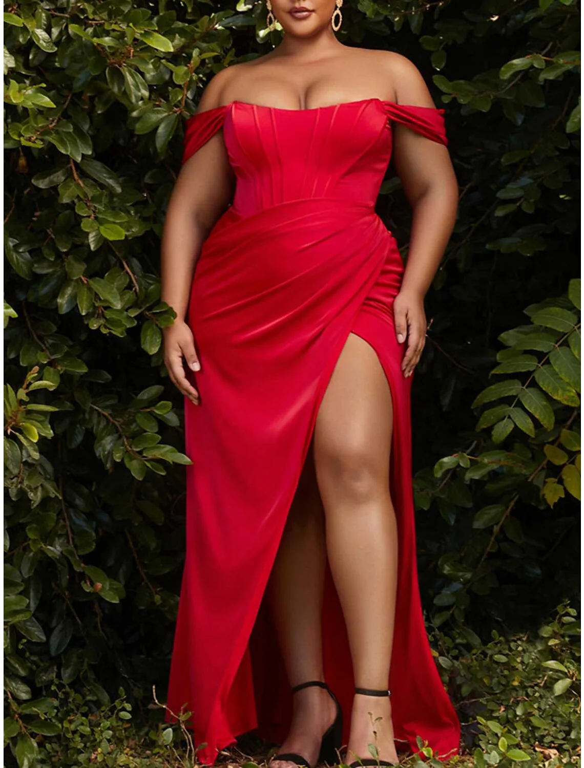 Sheath/Column Off-the-Shoulder Floor-length Plus Size Prom Dresses - Image 4