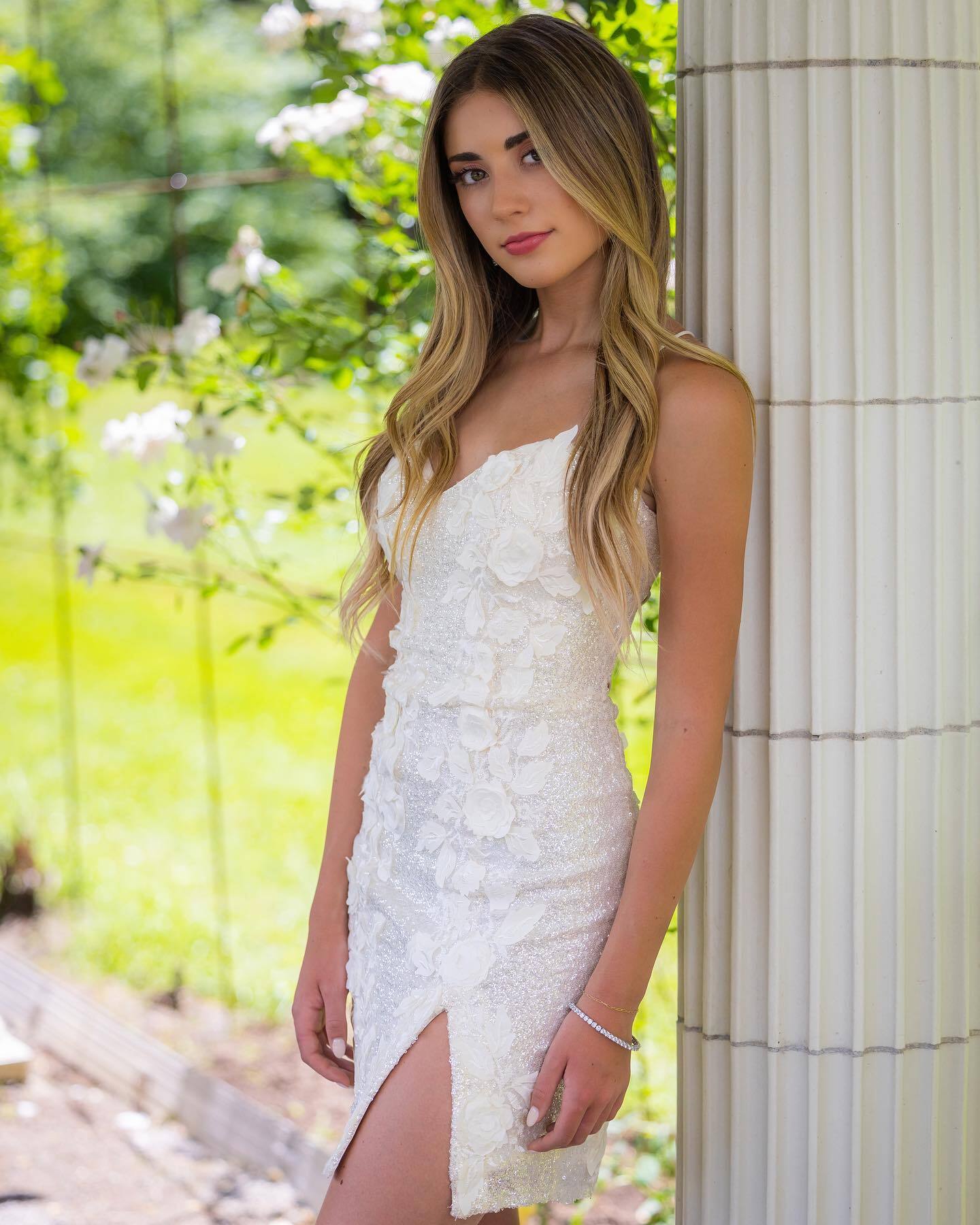 Sheath/Column Spaghetti Straps Sweetheart Sleeveless Appliques Homecoming Dresses with Split Side - Image 2