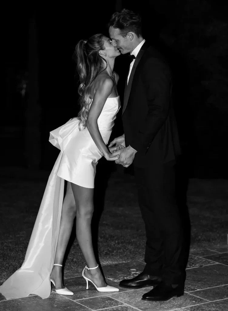 Sheath/Column Strapless Mini Wedding Dress - Image 3