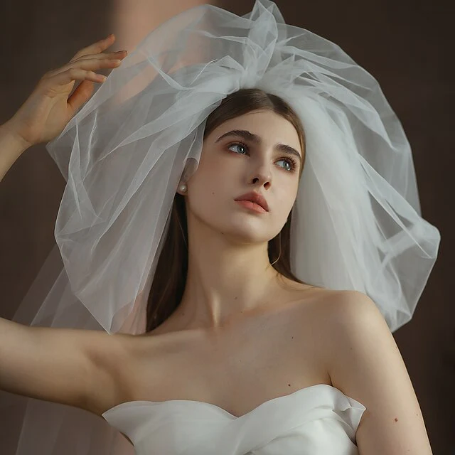 Three-tier Stylish Wedding Veil Blusher Veils / Elbow Veils with Pure Colour Tulle - Image 3