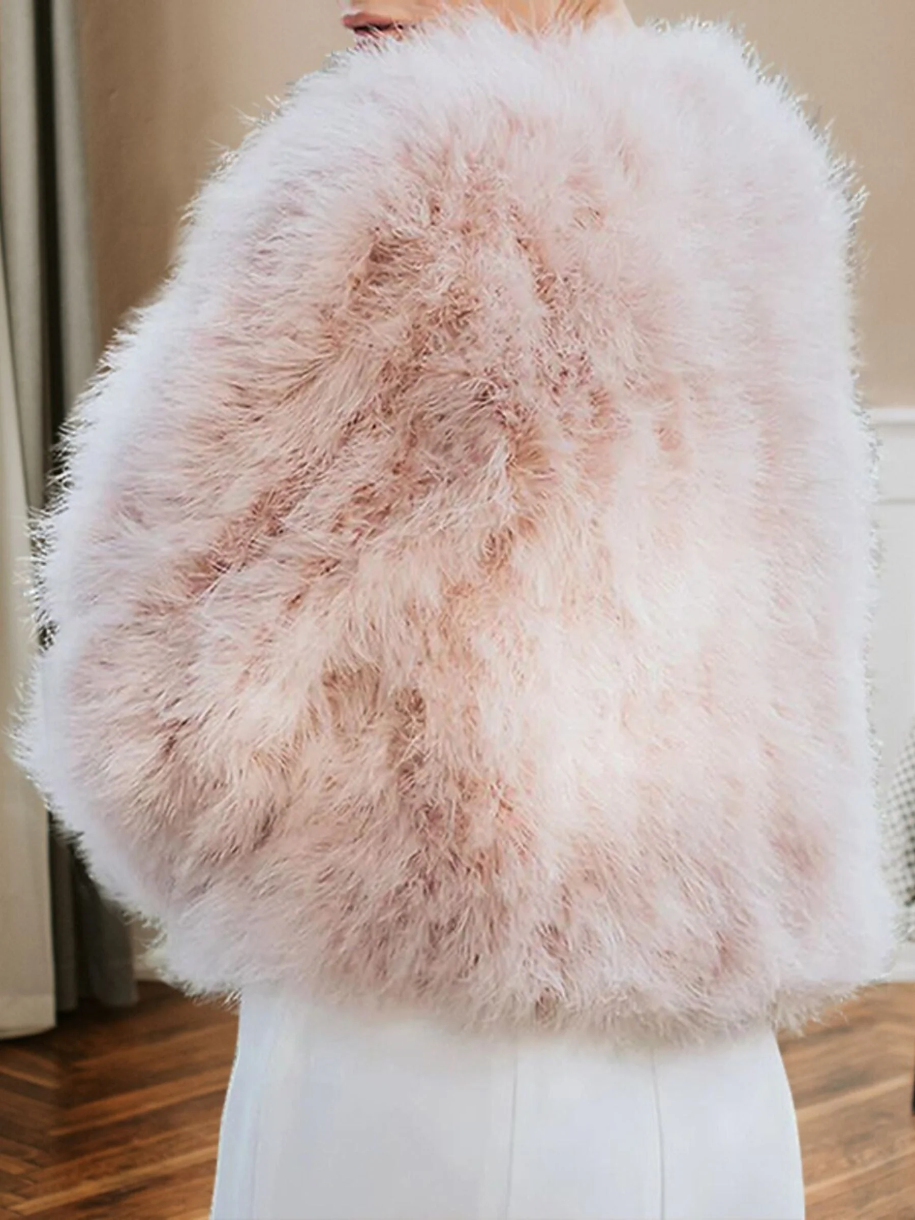 Women‘s Pearl Pink Luxury Faux Fur Warm Bolero Wraps - Image 3