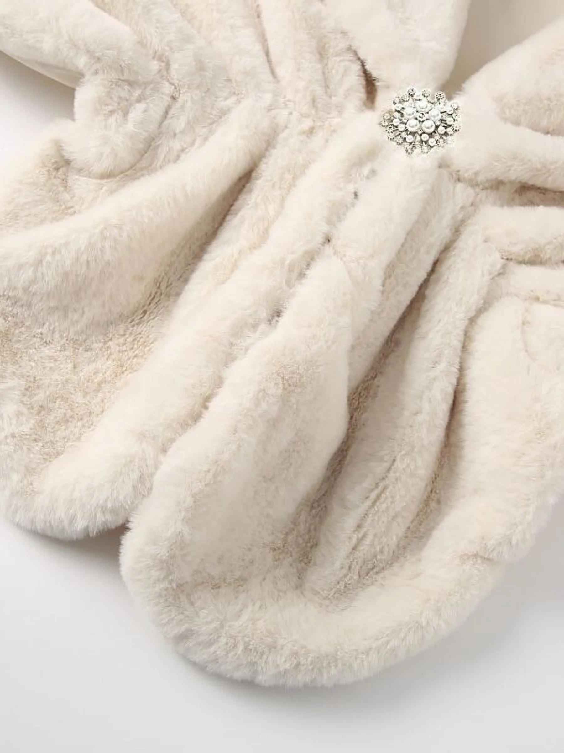 Women's Wrap Warm White Faux Fur Elegant Shawl - Image 3