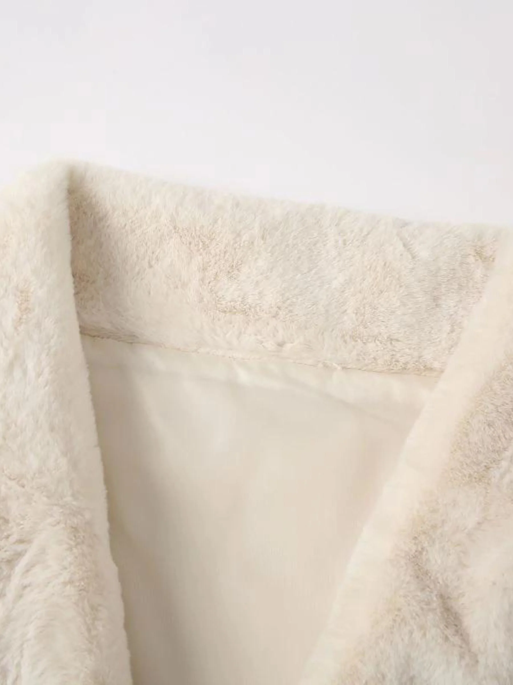 Women's Wrap Warm White Faux Fur Elegant Shawl - Image 6